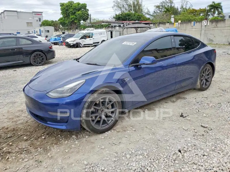 2022 Tesla Model 3 фото