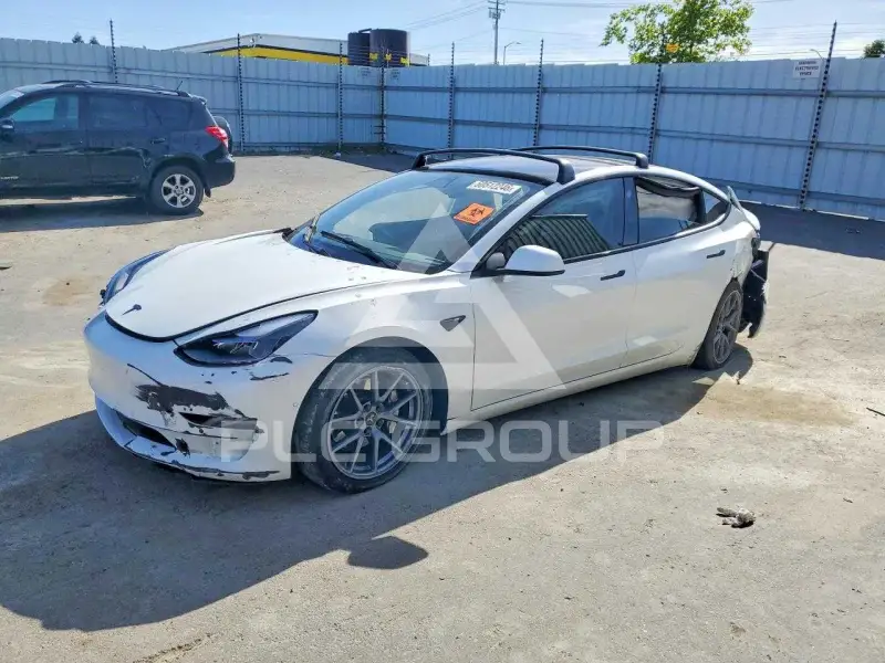 2022 Tesla Model 3 фото
