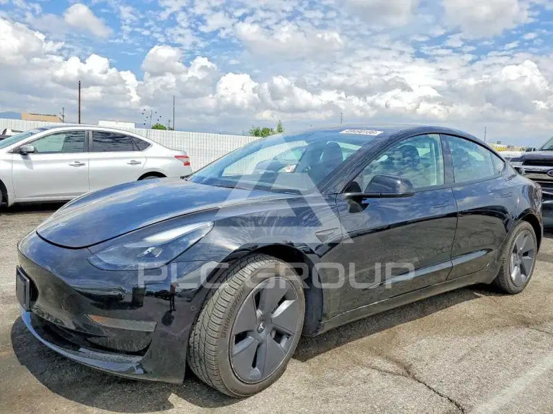 2022 Tesla Model 3 фото