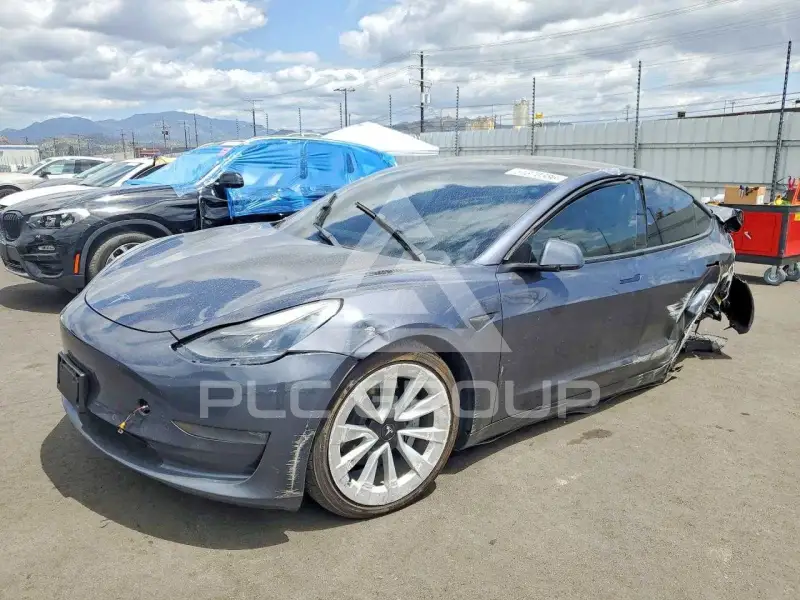2022 Tesla Model 3 фото