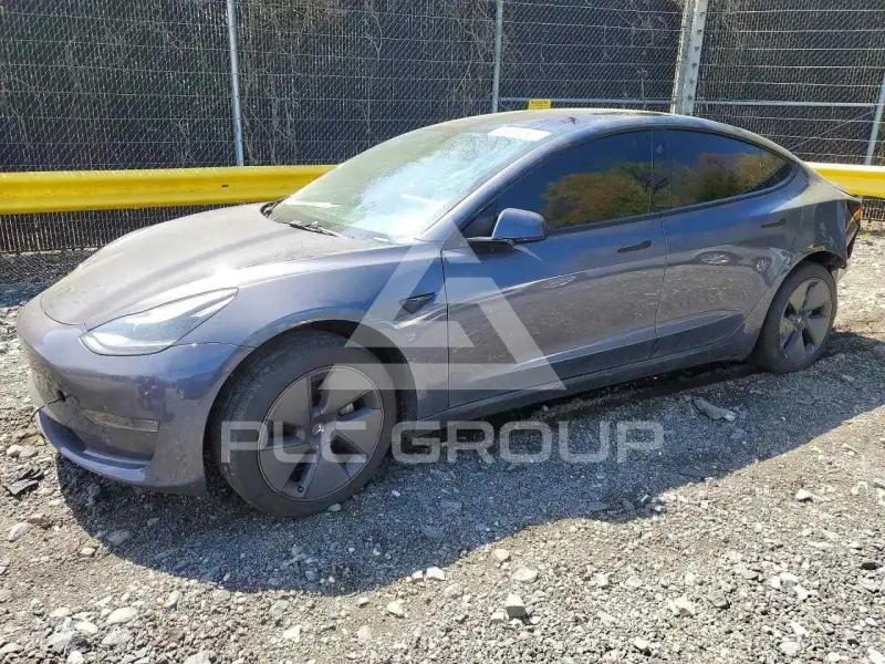2022 Tesla Model 3 фото