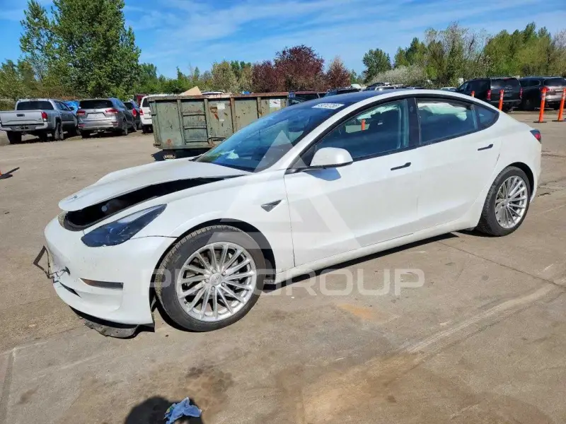 2022 Tesla Model 3 фото