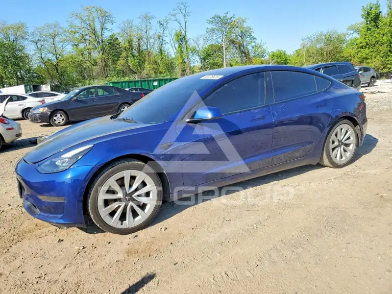 2022 Tesla Model 3 фото