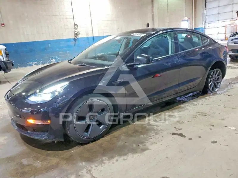 2022 Tesla Model 3 фото