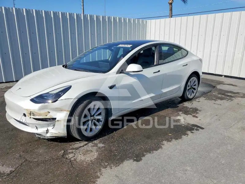 2022 Tesla Model 3 фото