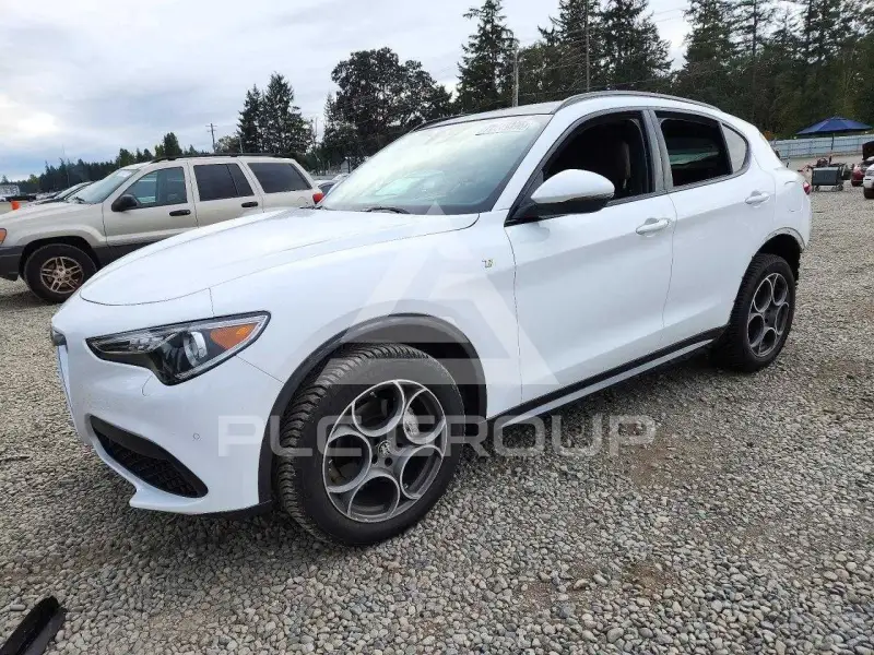 2022 Alfa Romeo Stelvio фото