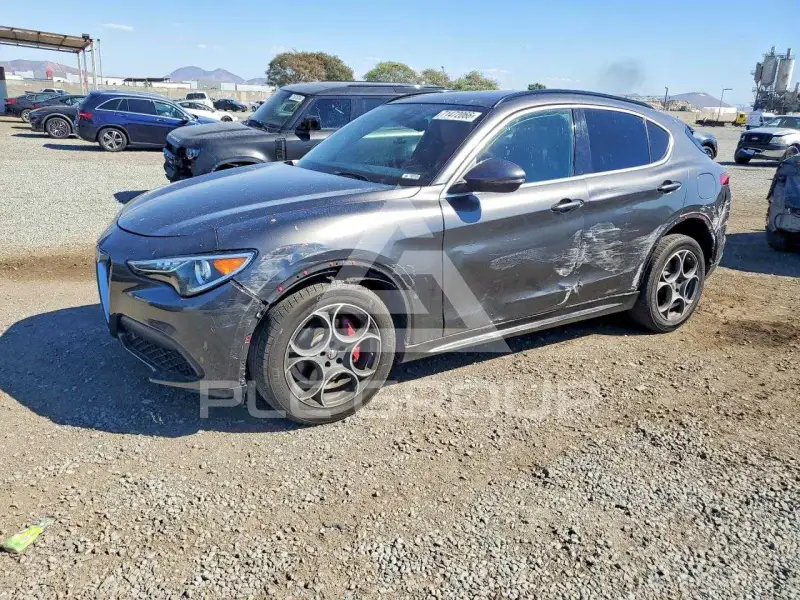 2022 Alfa Romeo Stelvio фото