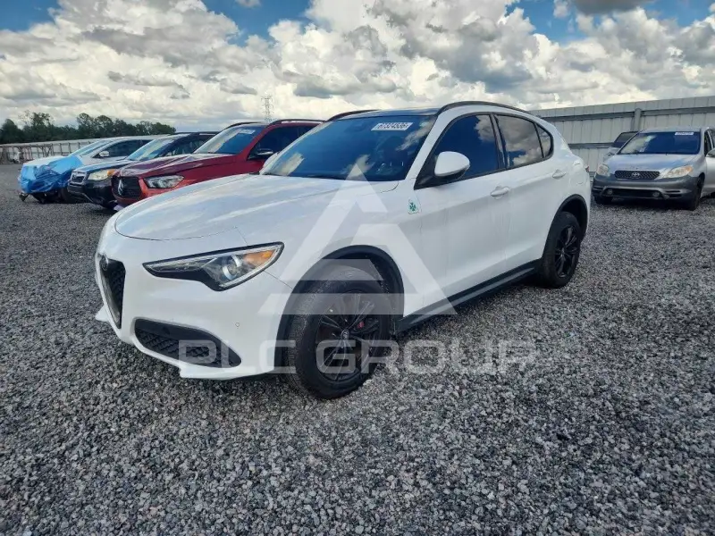 2022 Alfa Romeo Stelvio фото