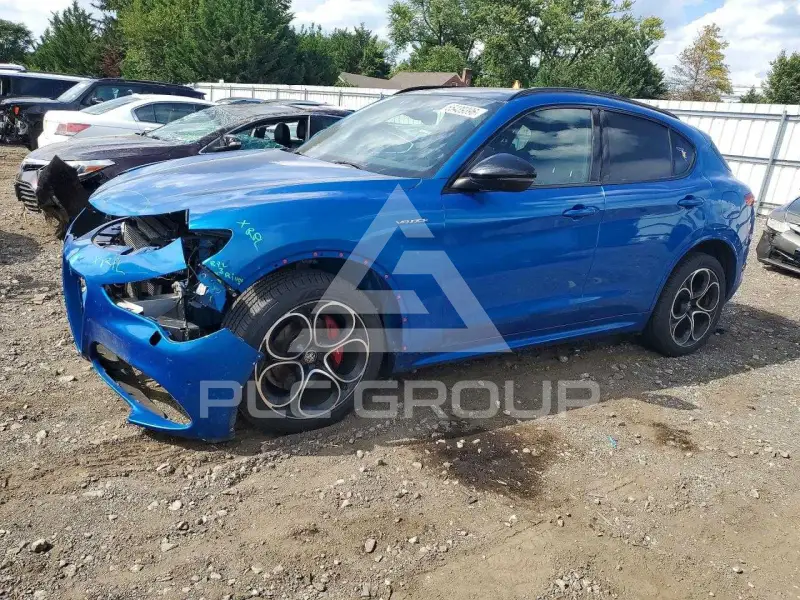 2022 Alfa Romeo Stelvio фото
