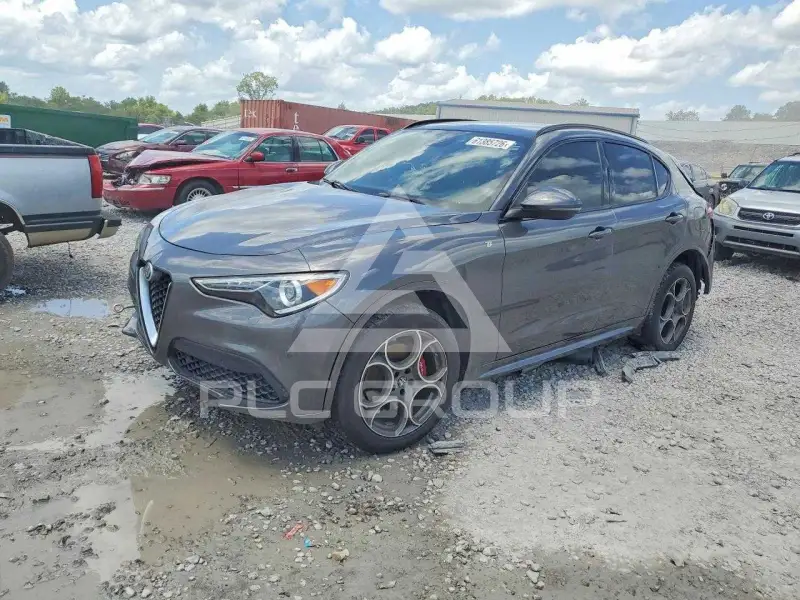 2022 Alfa Romeo Stelvio фото