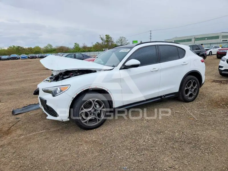 2022 Alfa Romeo Stelvio фото