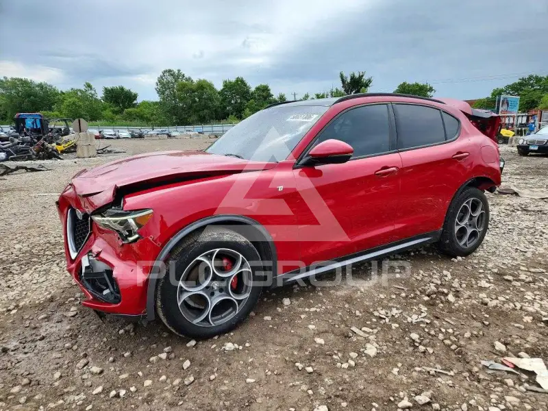 2022 Alfa Romeo Stelvio photo