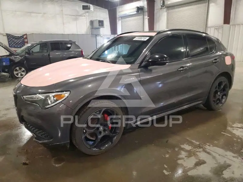 2022 Alfa Romeo Stelvio фото