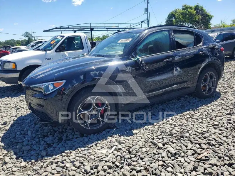 2022 Alfa Romeo Stelvio фото