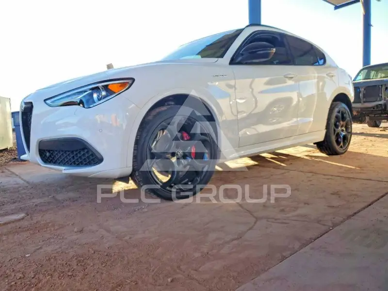 2022 Alfa Romeo Stelvio фото