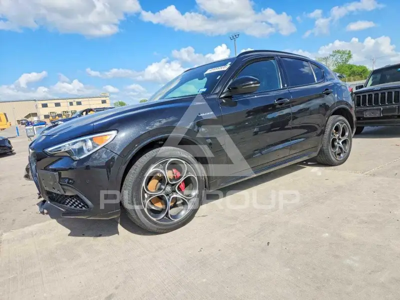 2022 Alfa Romeo Stelvio фото