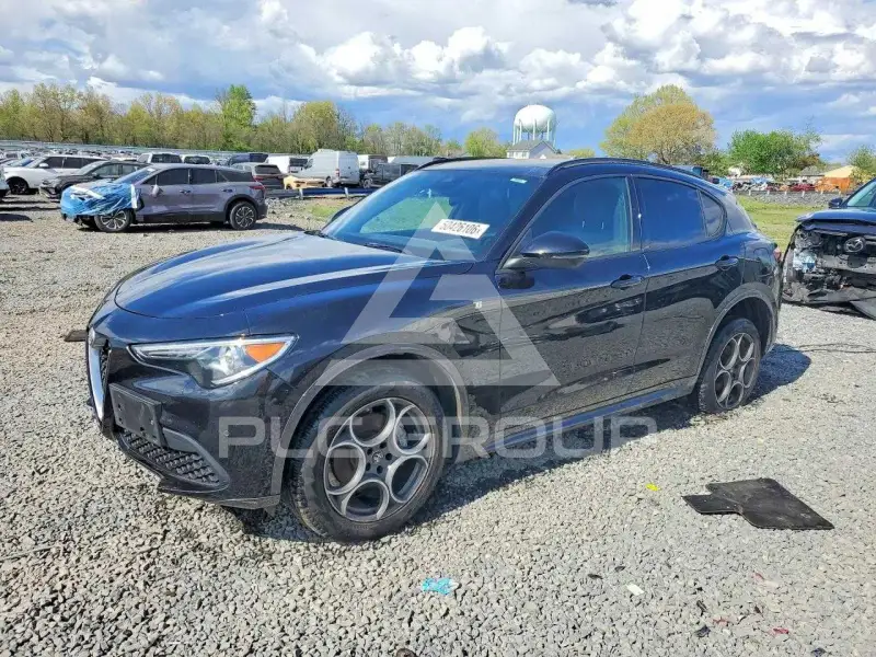 2022 Alfa Romeo Stelvio фото