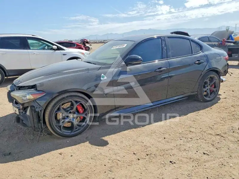 2022 Alfa Romeo Giulia photo