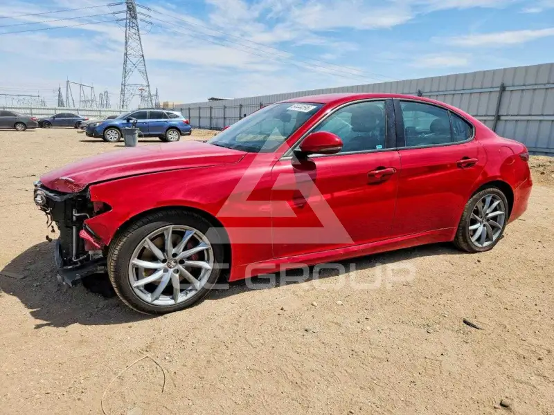 2022 Alfa Romeo Giulia фото