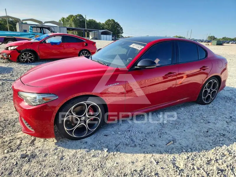 2022 Alfa Romeo Giulia photo