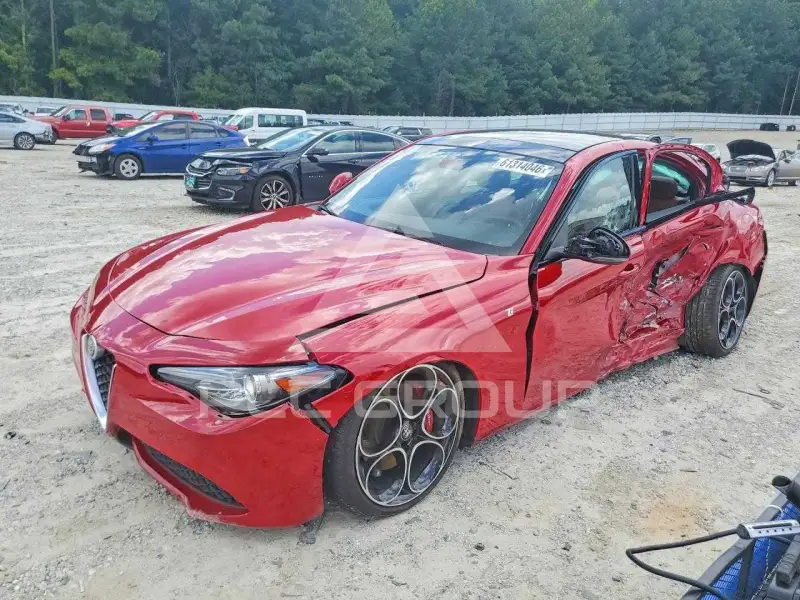2022 Alfa Romeo Giulia photo
