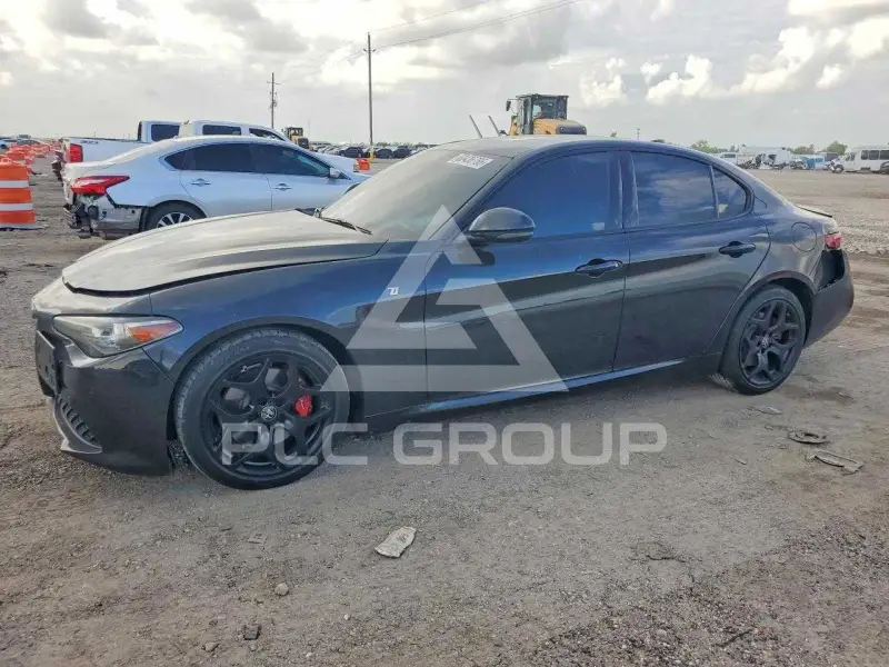 2022 Alfa Romeo Giulia фото