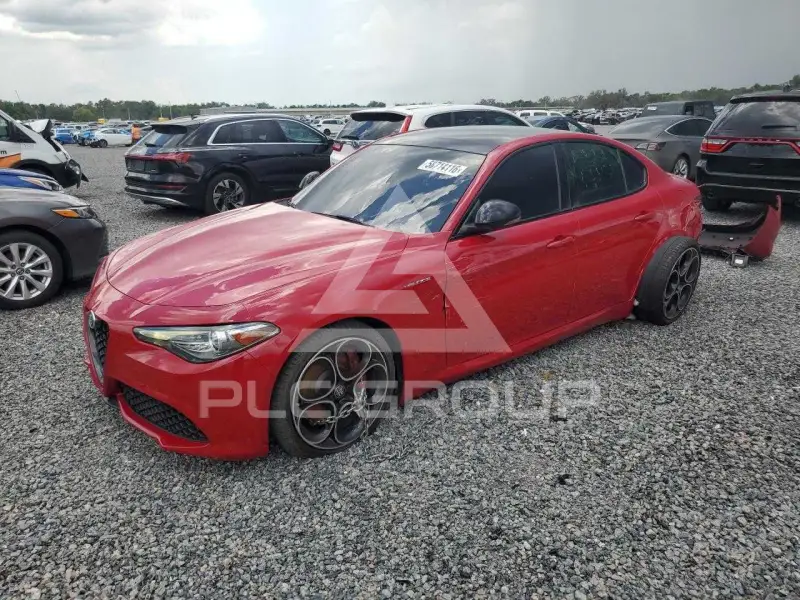 2022 Alfa Romeo Giulia фото