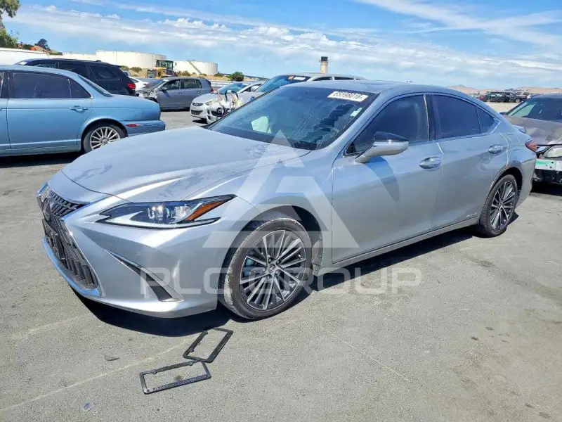 2022 Lexus ES300 photo
