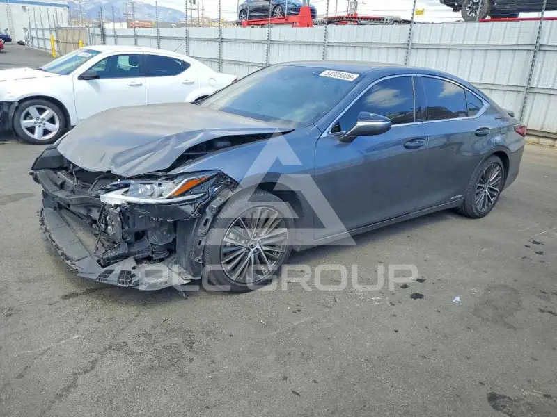 2022 Lexus ES300 photo