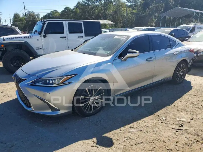 2022 Lexus ES350 photo