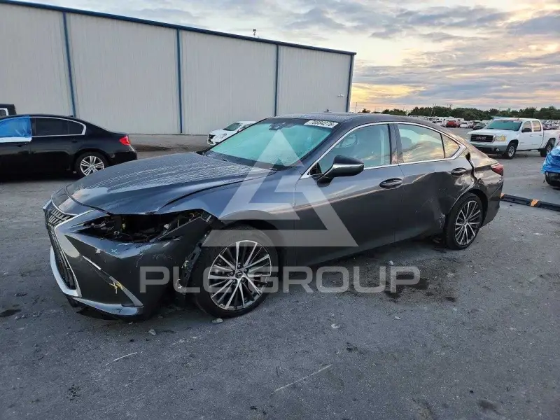 2022 Lexus ES350 photo