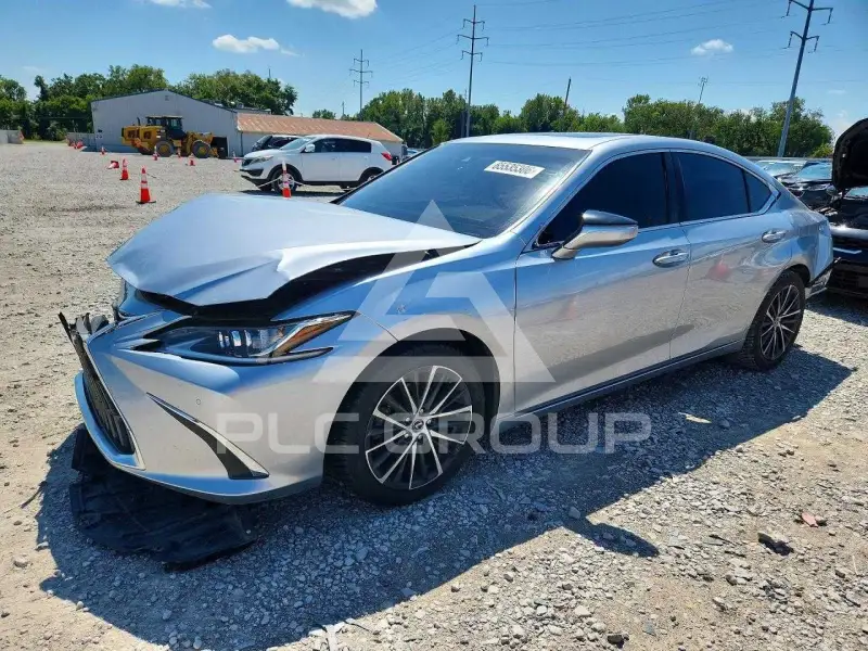 2022 Lexus ES350 photo