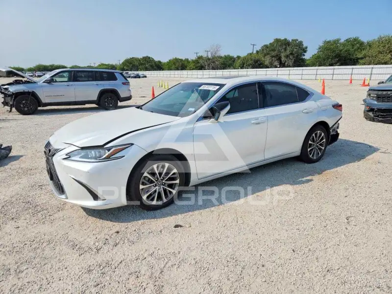2022 Lexus ES350 photo
