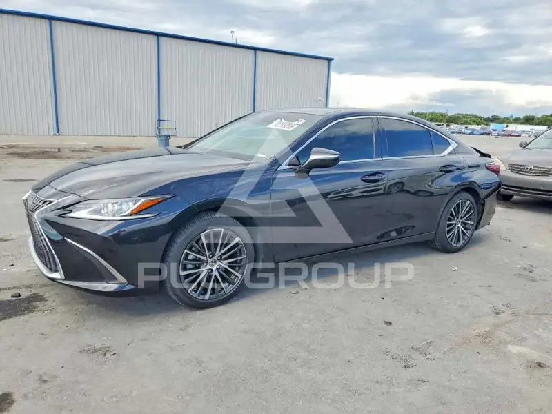 2022 Lexus ES350 photo