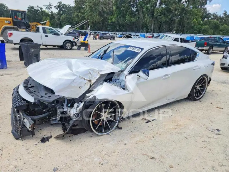 2022 Lexus IS фото