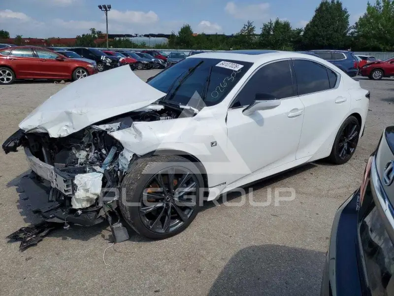 2022 Lexus IS фото
