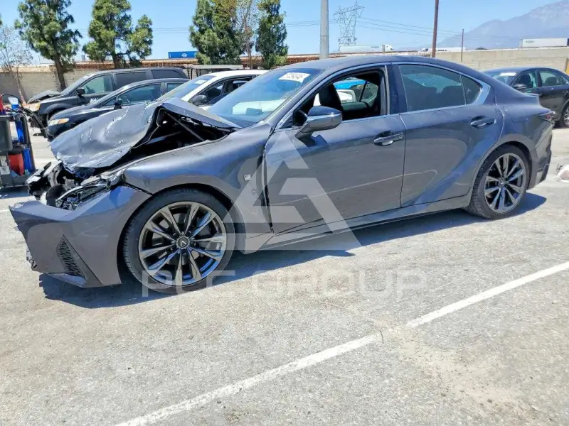 2022 Lexus IS фото
