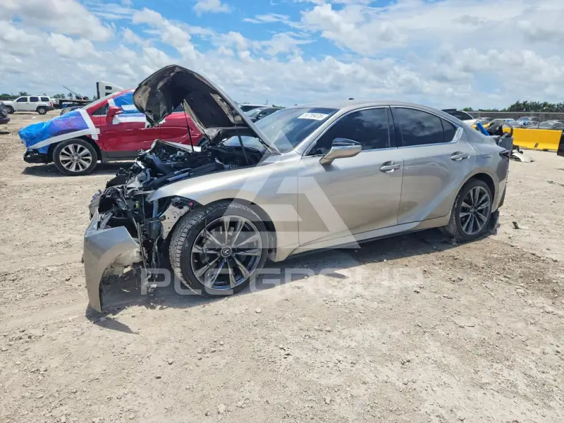 2022 Lexus IS фото