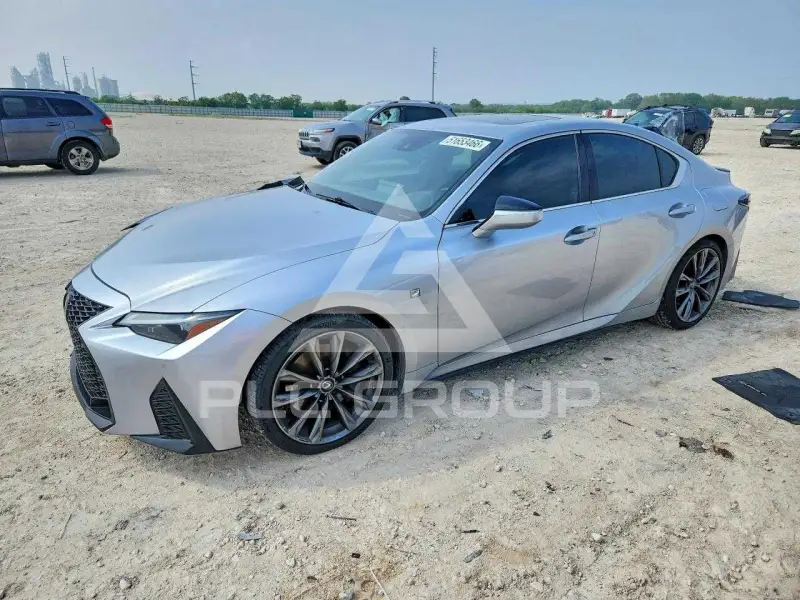 2022 Lexus IS фото