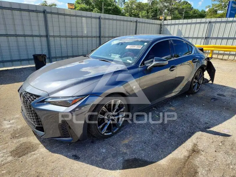 2022 Lexus IS photo