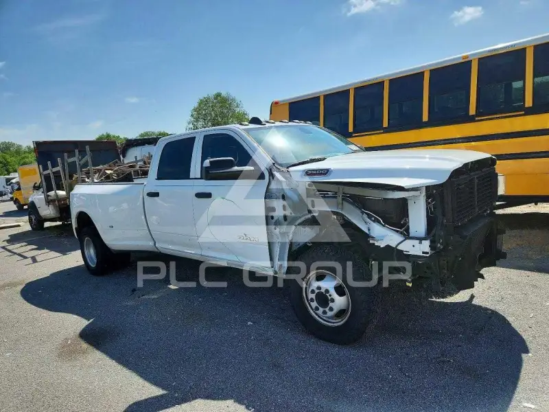 2022 RAM 3500 photo