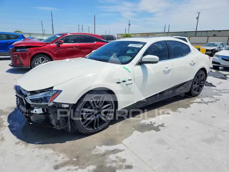 2022 Maserati  фото