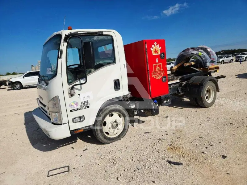 2022 Isuzu NPR фото