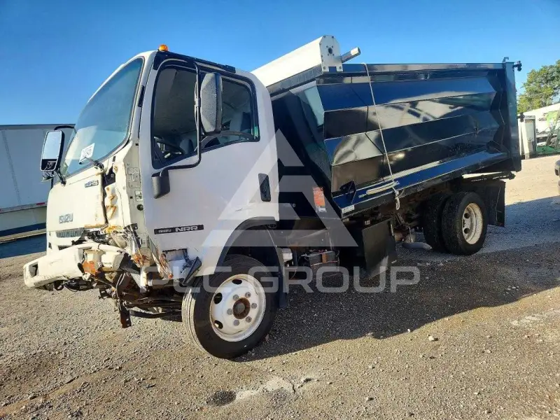2022 Isuzu NPR photo