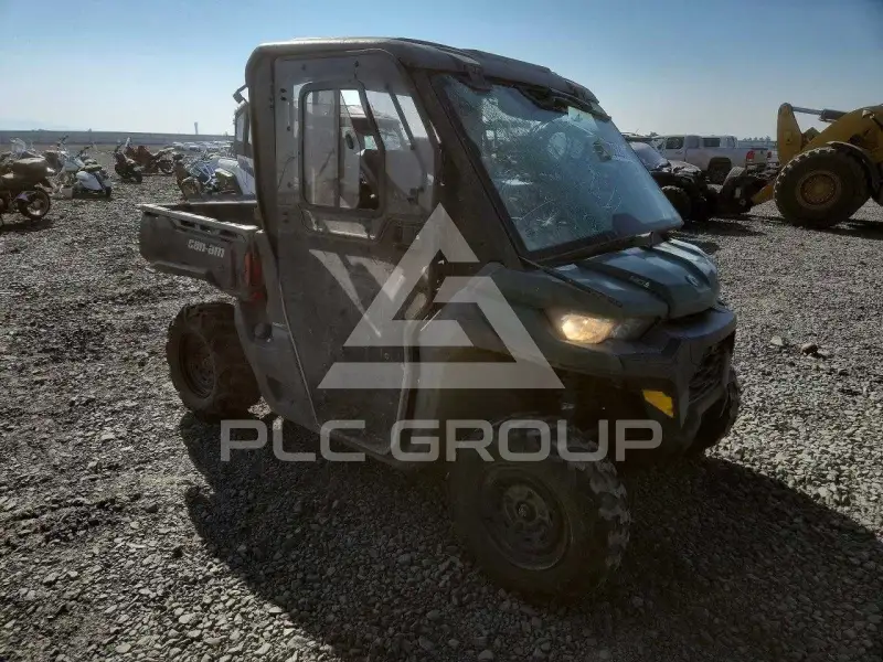 2022 Can-AM DEFENDER photo