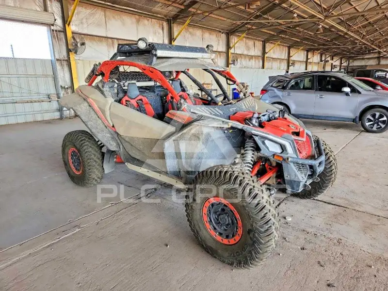 2022 Can-AM Sidebyside фото