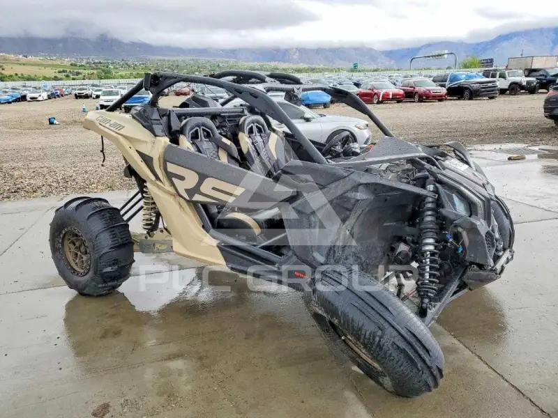 2022 Can-AM Sidebyside фото