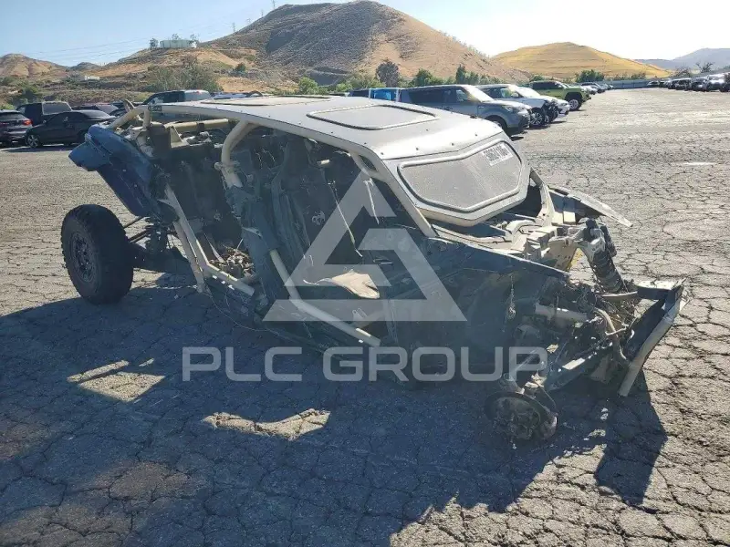 2022 Can-AM Sidebyside фото
