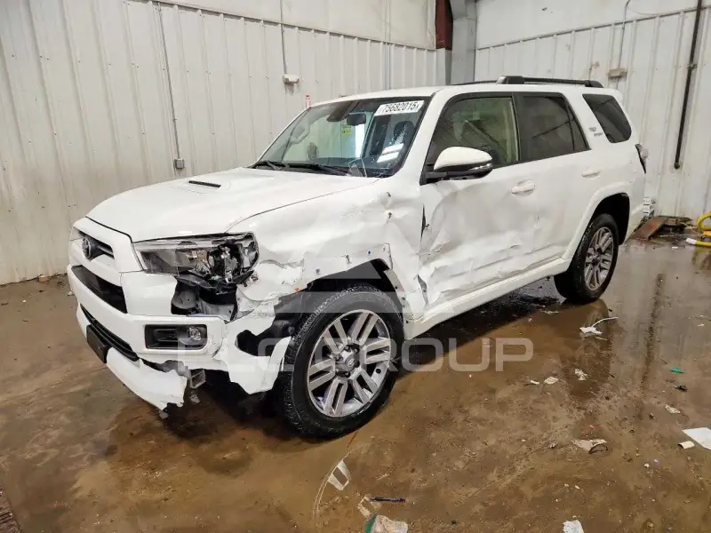 2022 Toyota 4 RUNNER photo