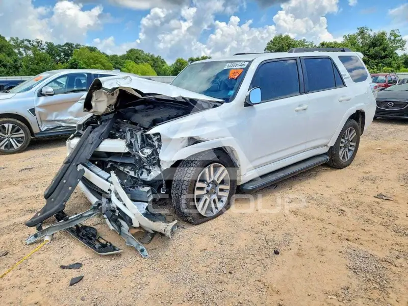 2022 Toyota 4 RUNNER photo